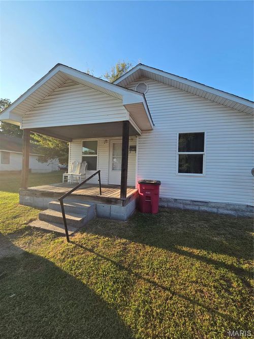 810 E Kathleen St, Sikeston, MO, 63801-3246 | Card Image