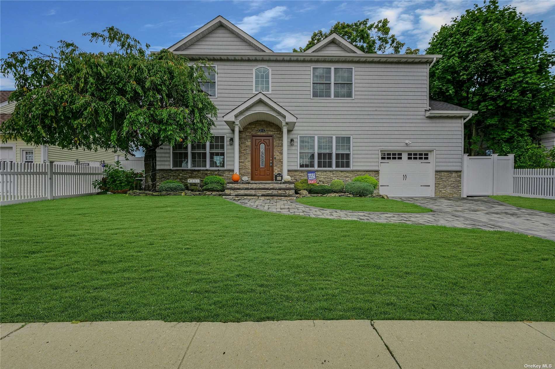 Pine St, Massapequa, NY 11758