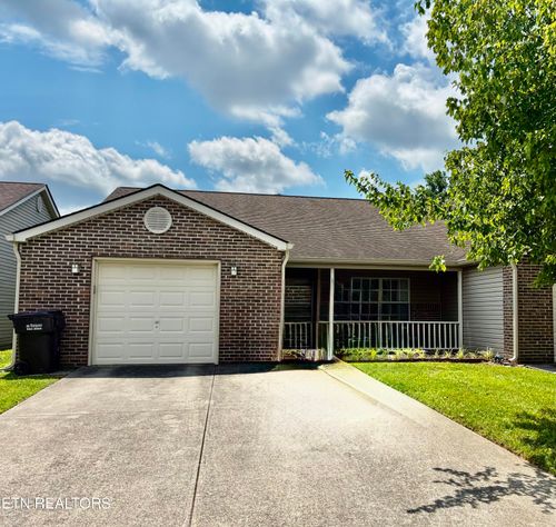10024 Greylock Way, Knoxville, TN, 37931-4643 | Card Image