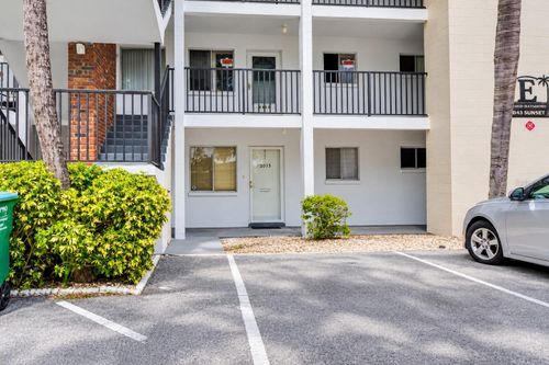 e2-2013 Sunset Drive, BRADENTON, FL, 34207 | Card Image