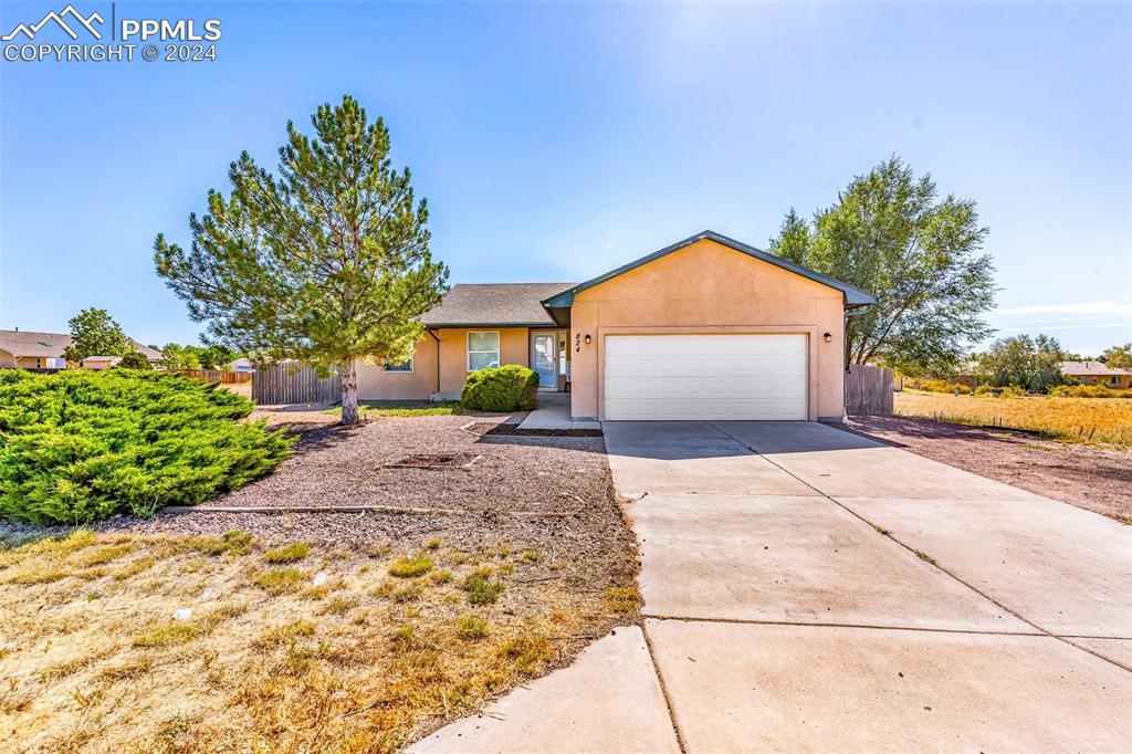 Bellflower Dr, Pueblo, CO 81007