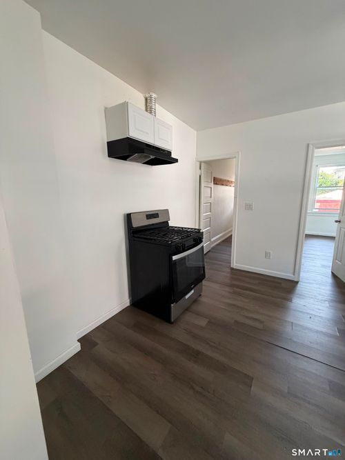 1st-125 Pixlee Pl, Bridgeport, CT, 06610-2948 | Card Image