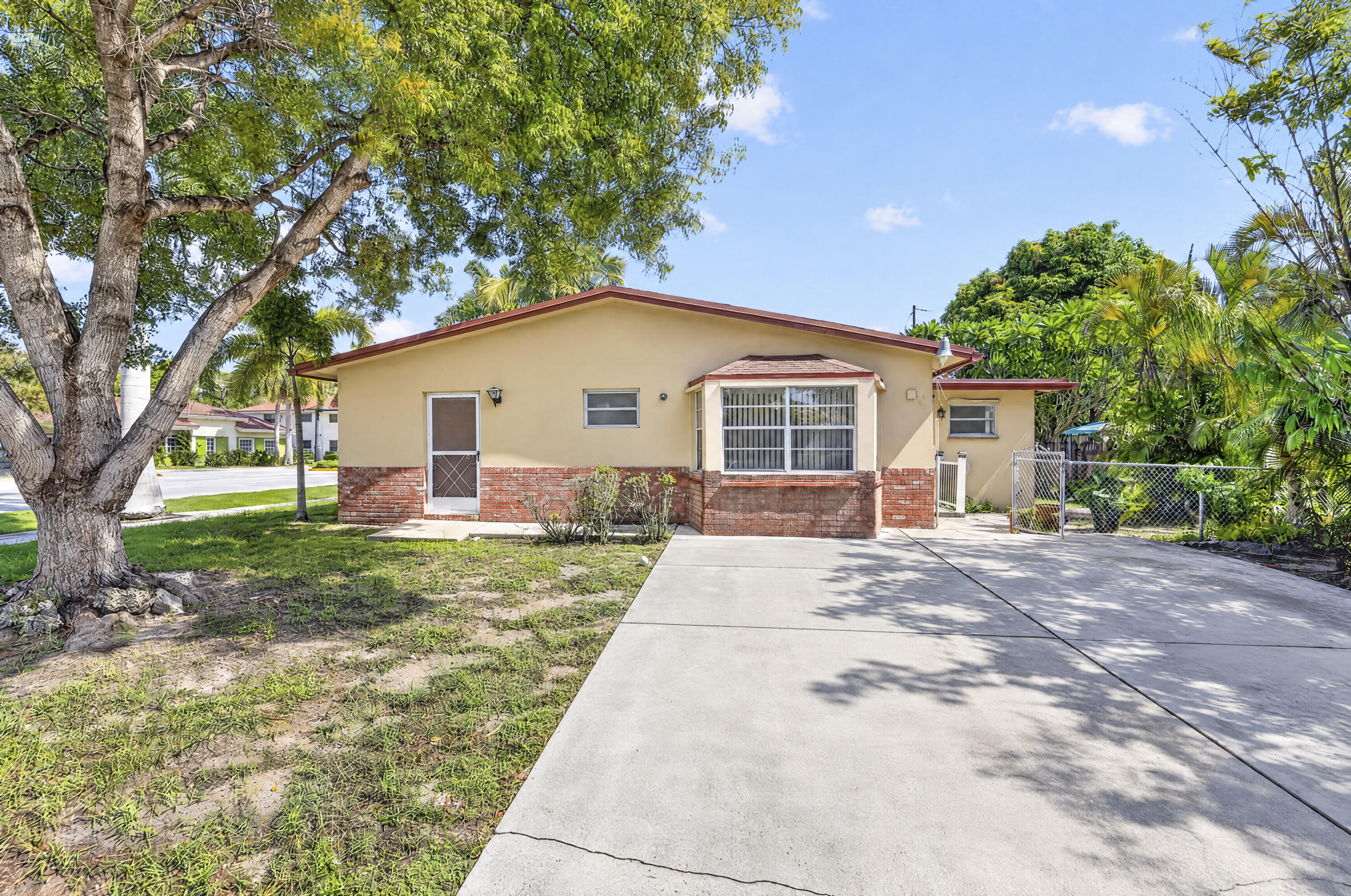 Residential Lease in Deerfield Beach 3