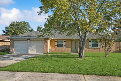 424 Brokenbough Dr, Slidell, LA, 70458-1704 | Card Image