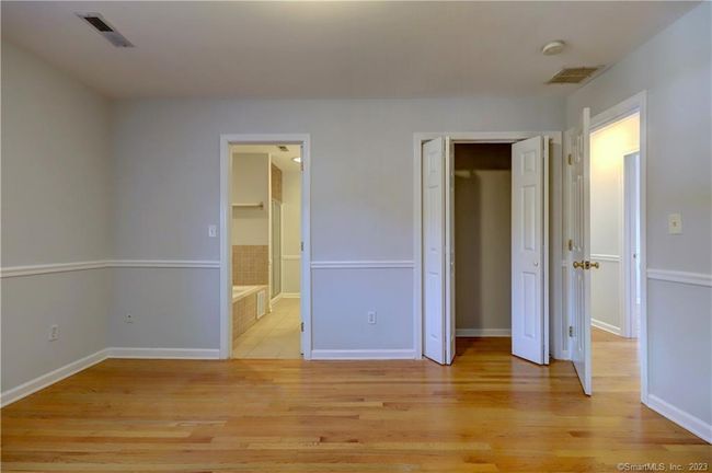 114 Meadow View Ter, House other with 3 bedrooms, 3 bathrooms and null parking in New Haven CT | Image 17