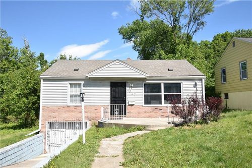 4027 Monroe Ave, Kansas City, MO, 64130-1517 | Card Image