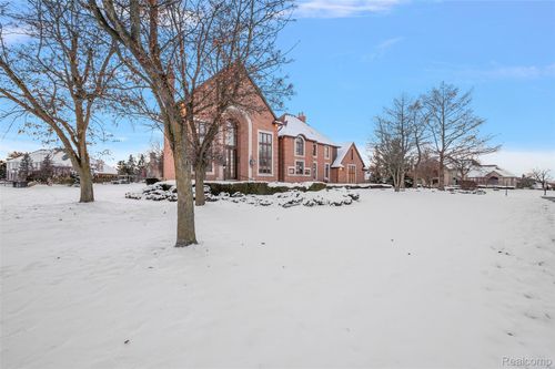 5744 Lochmoor Ct, Rochester, MI, 48306-2350 | Card Image