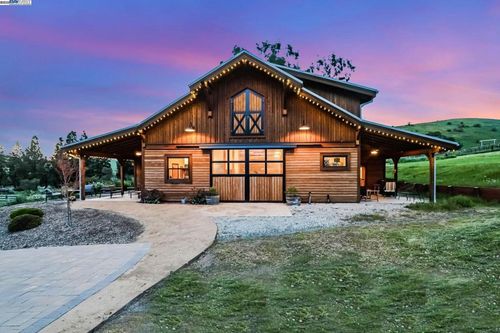 5135 Andrade Rd, Sunol, CA, 94586-9486 | Card Image