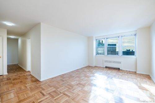 apt-8l-25 Knolls Cres, Bronx, NY, 10463-6338 | Card Image