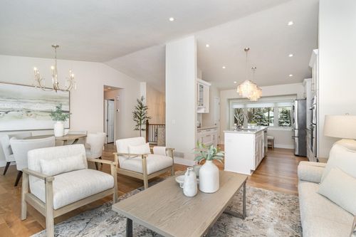 510 Elaine Ave, Shoreview, MN, 55126-4684 | Card Image