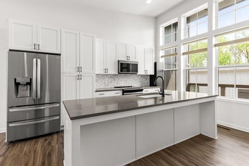 916 Brees Ct, Atlanta, GA, 30318-3327 | Card Image