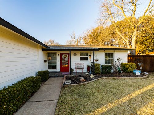 8616 Flicker Ln, Dallas, TX, 75238-3833 | Card Image