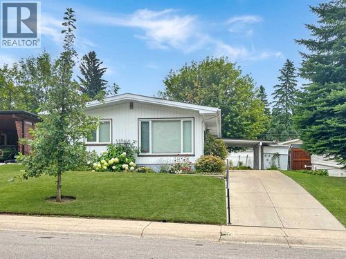 4536 Claret Street Nw, Calgary, AB, T2L1C1 | Card Image