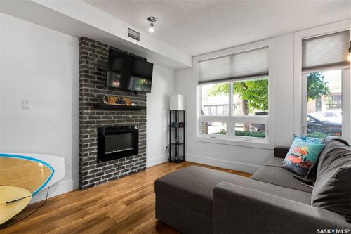 418 Av C S, Saskatoon, SK, S7M5N7 | Card Image