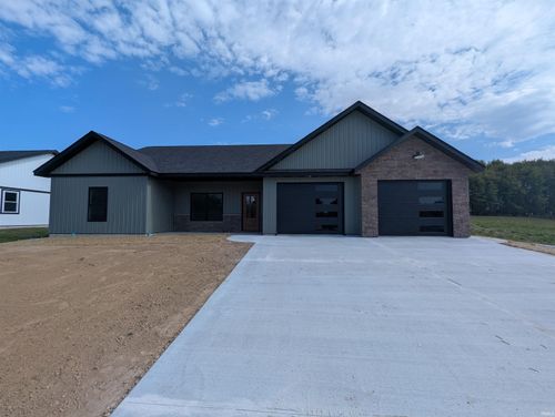 211 Poplar St, Loogootee, IN, 47553-2421 | Card Image