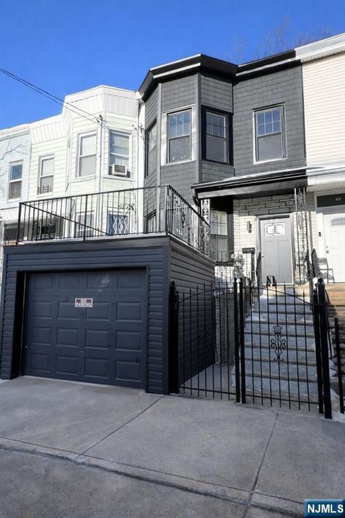 41 Arlington Avenue, Jersey City, NJ, 07305 | Card Image