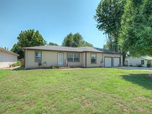 3910 Lawn Dr, Del City, OK, 73115-2022 | Card Image