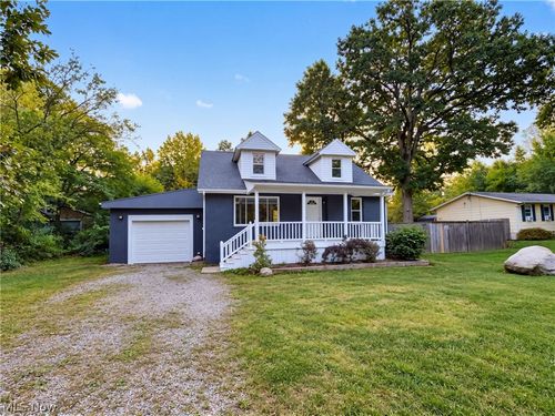 3843 Globe Ave, Lorain, OH, 44055-2548 | Card Image
