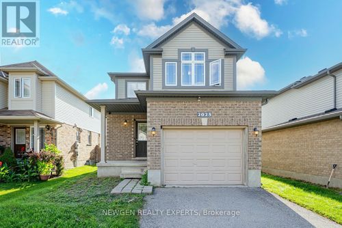 2025 Denview Ave, London, ON, N6G0G3 | Card Image