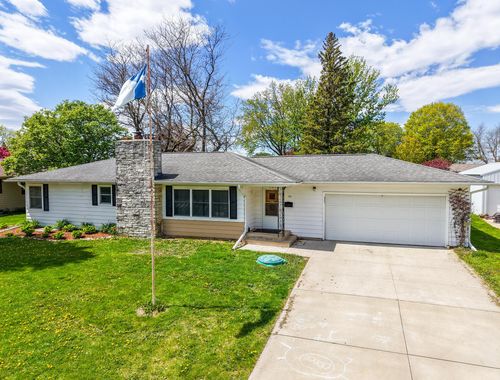 301 5th Ave Nw, Dodge Center, MN, 55927-9068 | Card Image