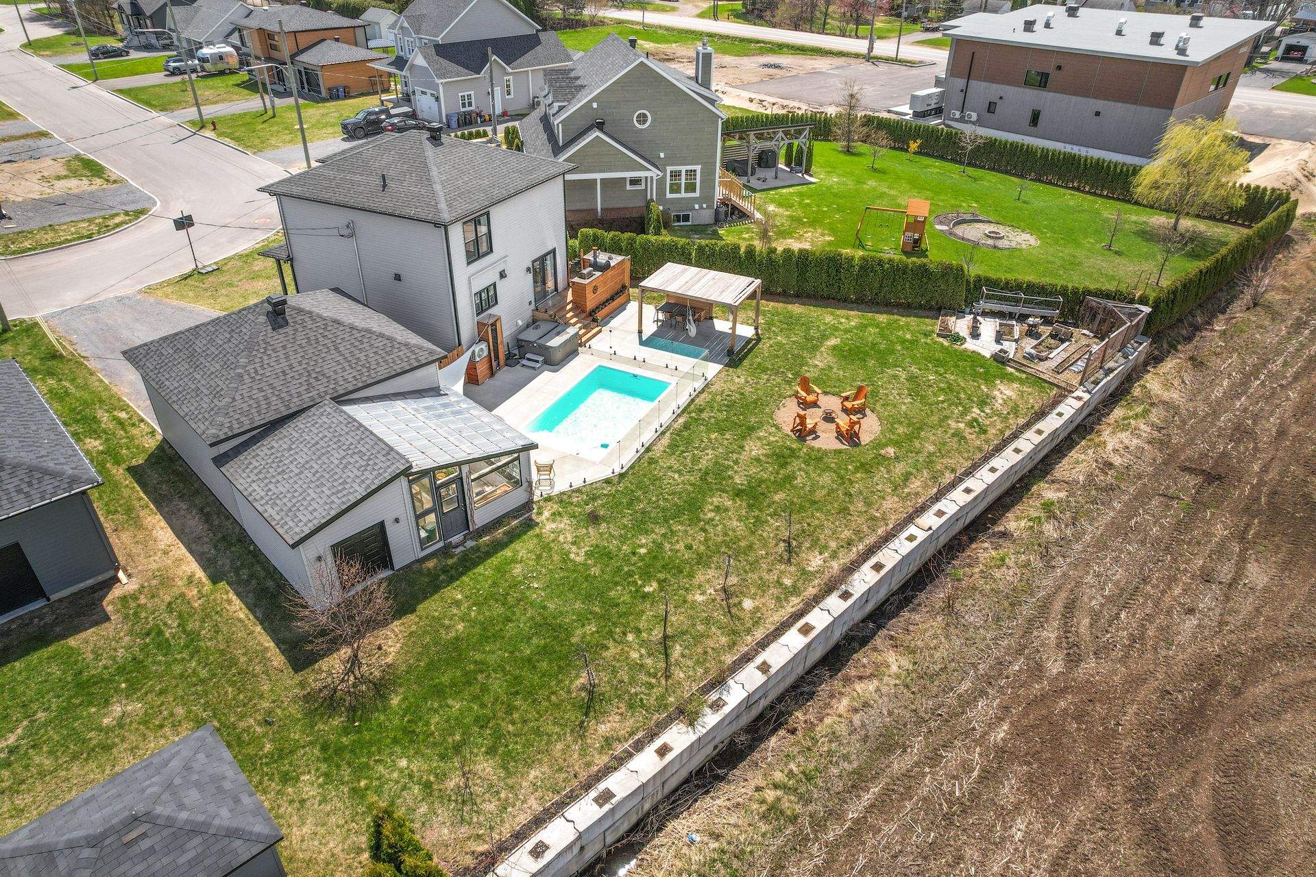 Residential in Champlain