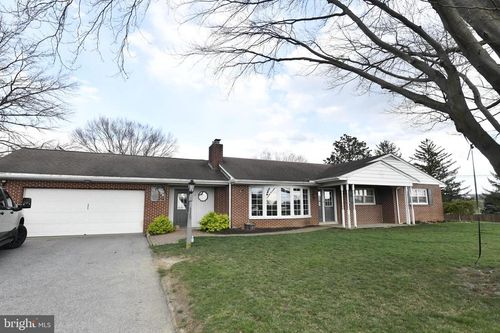 325 May Post Office Road, STRASBURG, PA, 17579 | Card Image