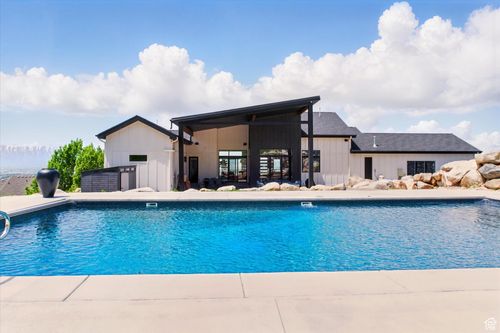 2940 Naomi Dr, North Logan, UT, 84341-8320 | Card Image