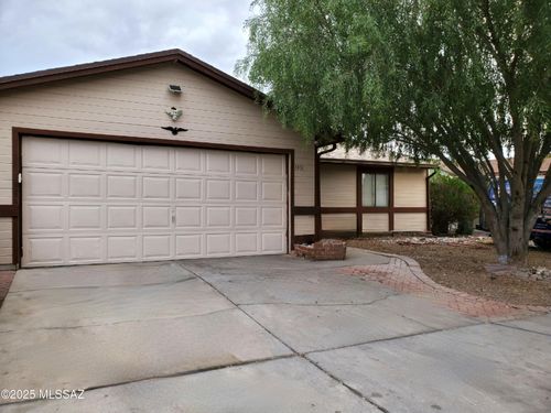 1951 W Cabernet Dr, Tucson, AZ, 85746-3141 | Card Image