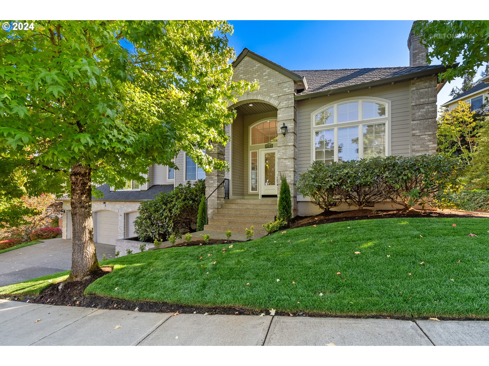 Lilywood Dr, Portland, OR 97229