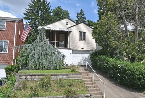 2414 Wolford St, Brookline, PA, 15226-1532 | Card Image