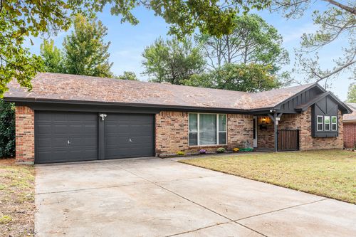 1613 Janice Ln, Fort Worth, TX, 76112-3549 | Card Image