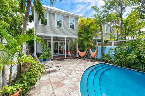 615 Amelia St, Key West, FL, 33040-3223 | Card Image