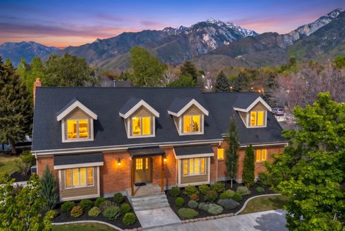 16 Gatehouse Ln, Sandy, UT, 84092-4846 | Card Image
