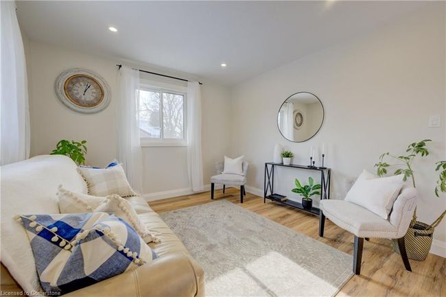 1264 King St N, House other with 5 bedrooms, 2 bathrooms and 5 parking in Saint Jacobs ON | Image 17