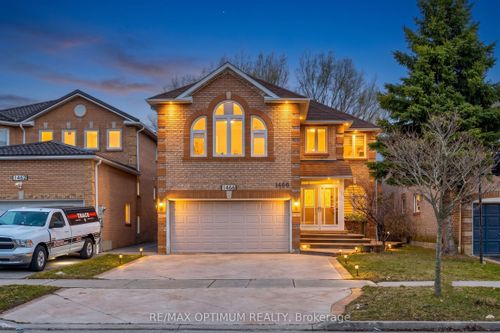 1466 Willowvale Gdns, Mississauga, ON, L5V1T7 | Card Image