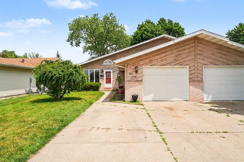 827 N Wiggs St, Griffith, IN, 46319 | Card Image