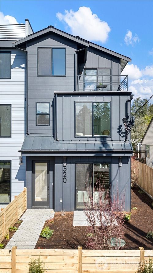 520 N 102nd St, Seattle, WA, 98133-9314 | Card Image