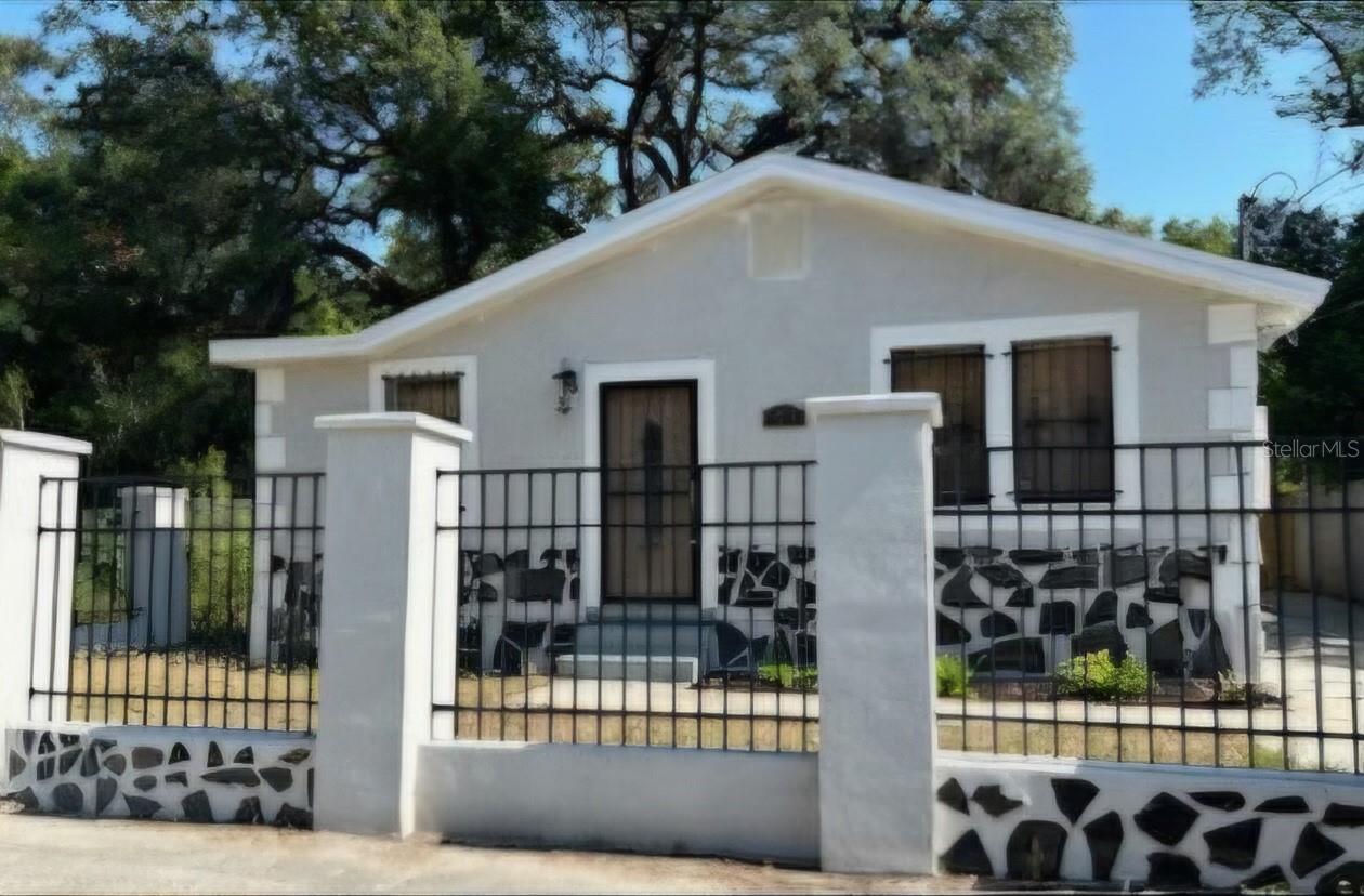 Cayuga St, Tampa, FL 33610
