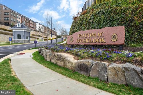 341-856 Regents Sq, OXON HILL, MD, 20745-1187 | Card Image