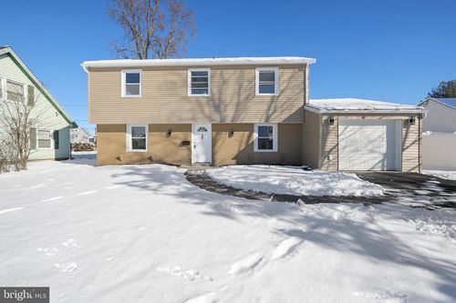 18 Bendix Ln, Willingboro, NJ, 08046-1614 | Card Image