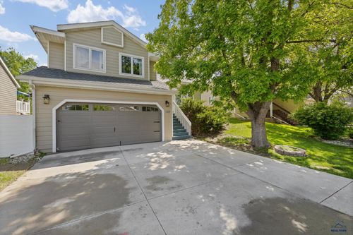 1215 Range View Cir, RAPID CITY, SD, 57701-2105 | Card Image
