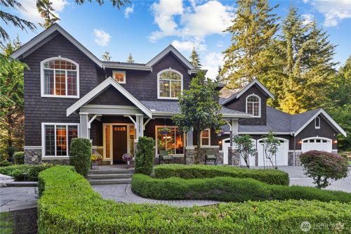 25122 Ne 18th St, Sammamish, WA, 98074-7302 | Card Image