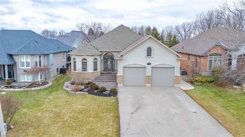 35 Long Lane, Paris, ON, N3L4E9 | Card Image