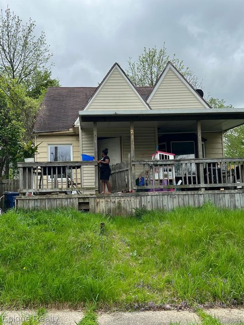 2437 Zimmerman St, Flint, MI, 48503-3147 | Card Image