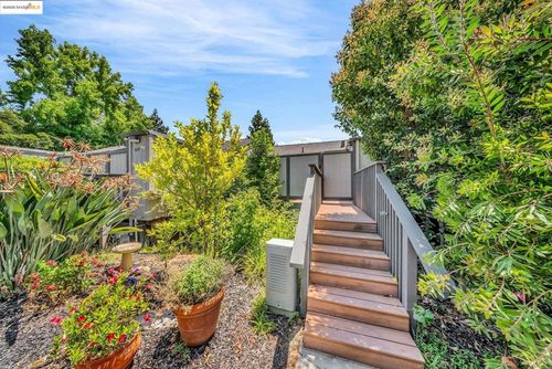 1608 Ashwood Dr, Martinez, CA, 94553-5347 | Card Image