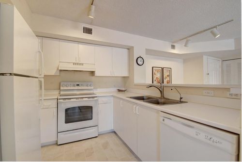 207-135 Yacht Club Way, Hypoluxo, FL, 33462-6047 | Card Image