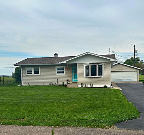 411 Central Rd, La Crosse, WI, 54603-1119 | Card Image