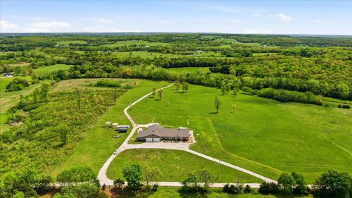 3870 S 75th Rd, Dunnegan, MO, 65640-9604 | Card Image