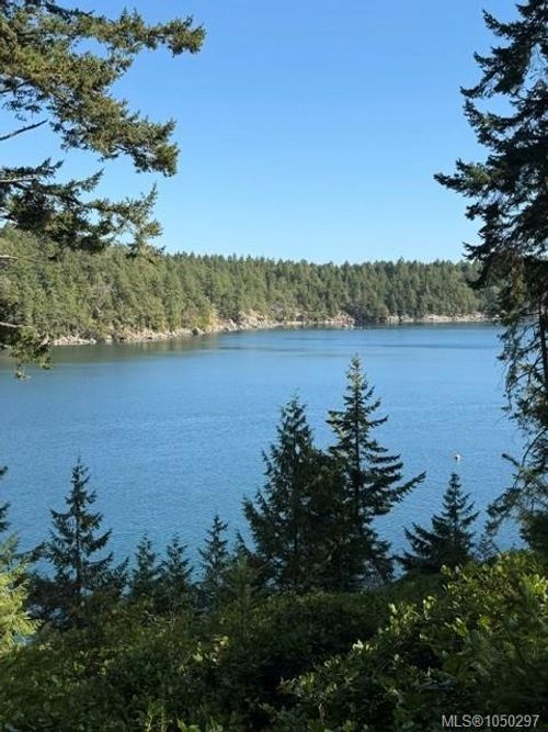 621 Bell Bay Rd, Mayne Island, BC, V0N2J1 | Card Image