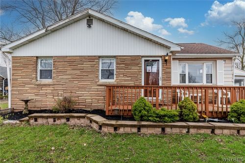 6795 Nash Rd, North Tonawanda, NY, 14120-1231 | Card Image